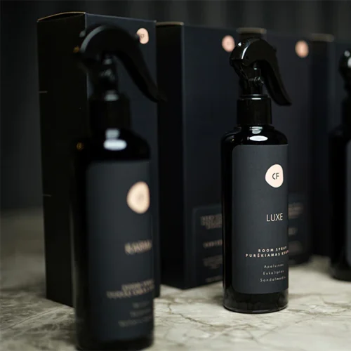 purskiamas-Luxe-1.webp Purškiamas kvapas "LOFTY" 200 ml